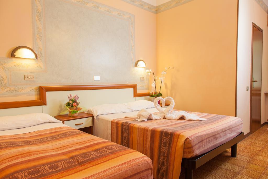 Hotel Ricordo Du Parc Tabiano Terme Room photo